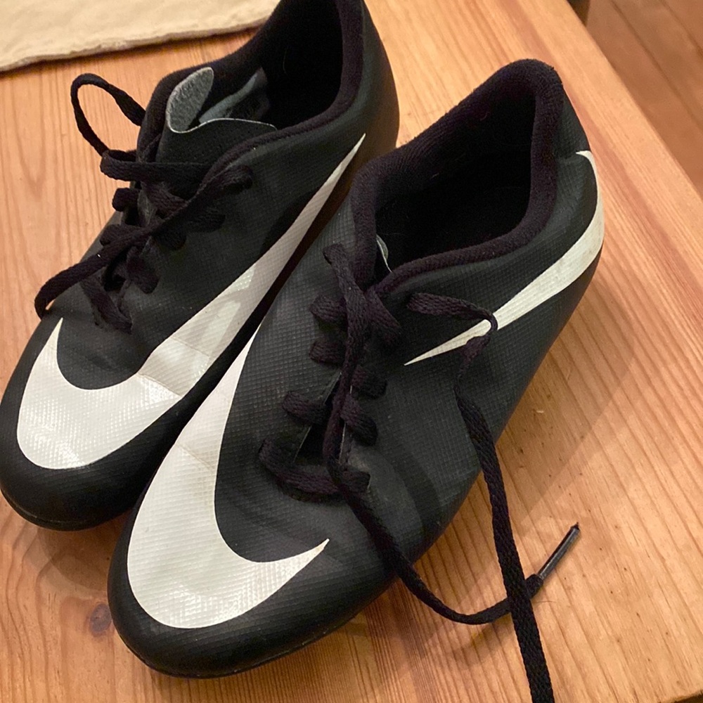Nike 13C child’s soccer black and white cleats